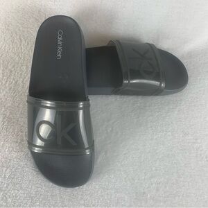 Calvin Klein Women’s Gray Slides Translucent Strap‎ EUC Size L (9-10) Waterproof